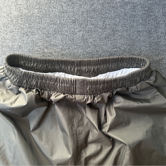 Men's green Cargo nylon Pants - Picture 6 of 9